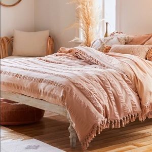 Urban Outfitters Riley Seersucker Fringe Duvet